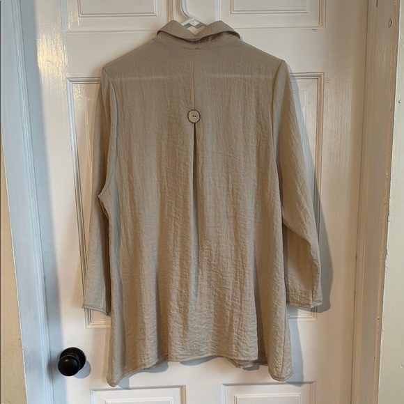 Beige Button-Up Jacket - Picture 5 of 5